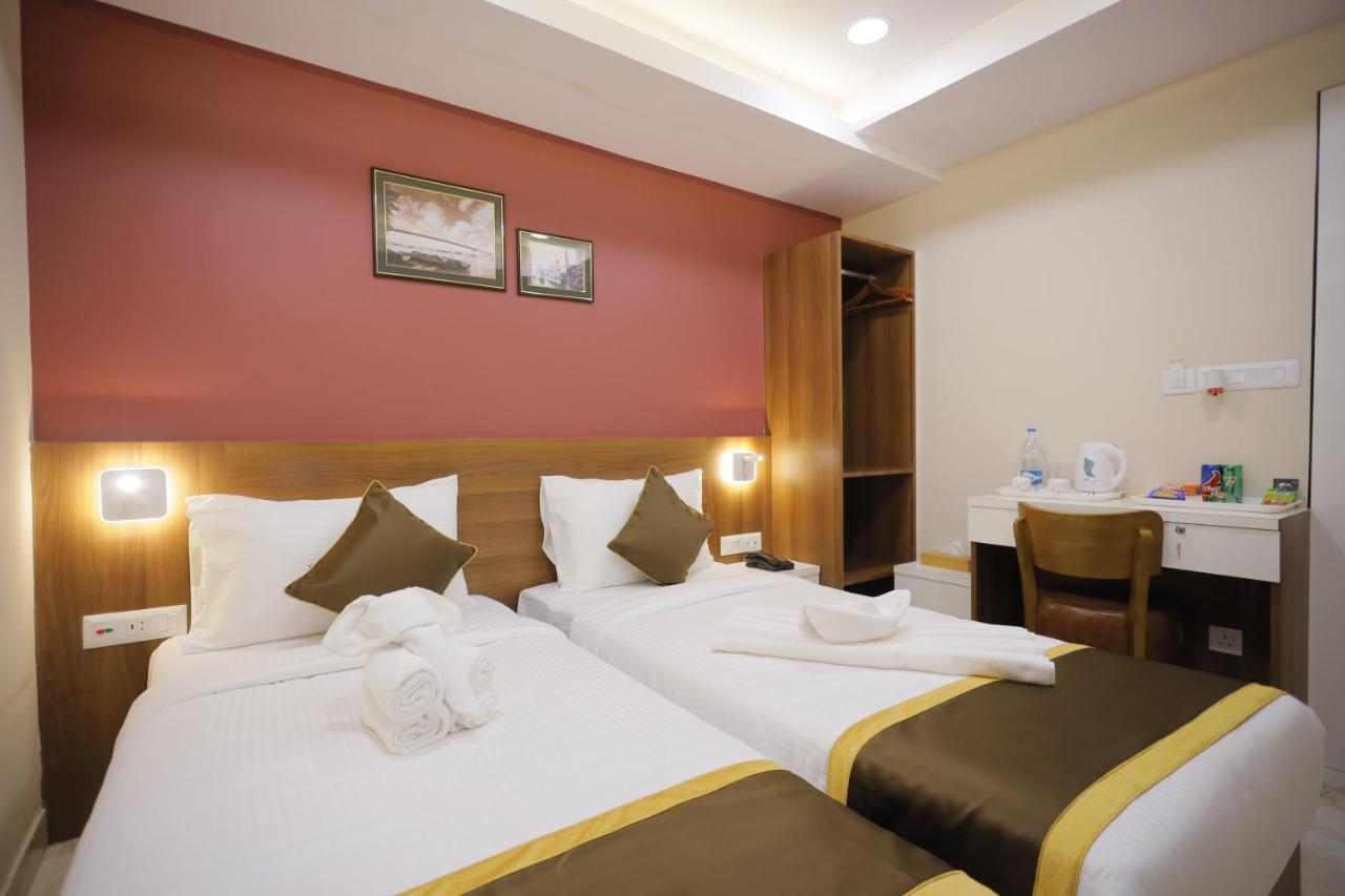 כלכותה The Avenue Hotel Ballygunge מראה חיצוני תמונה