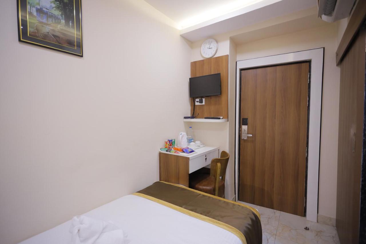 כלכותה The Avenue Hotel Ballygunge מראה חיצוני תמונה
