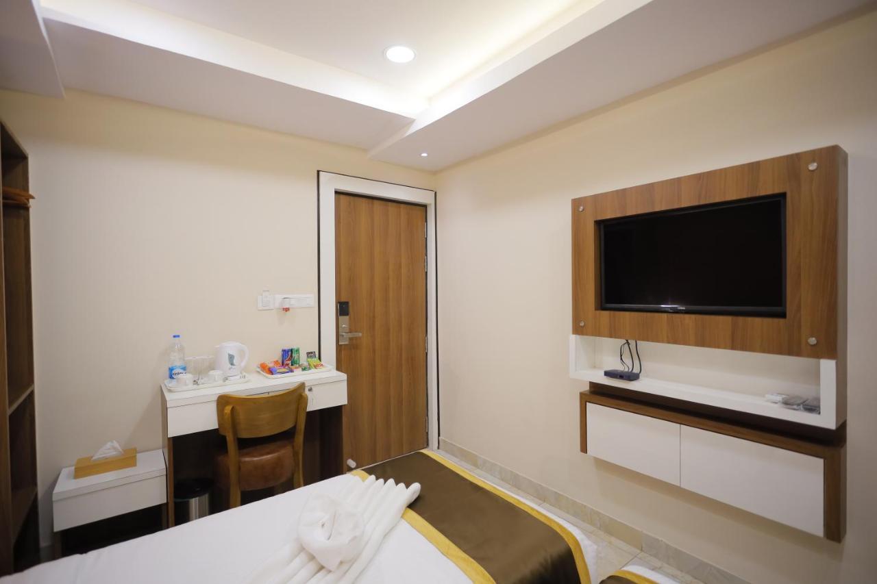 כלכותה The Avenue Hotel Ballygunge מראה חיצוני תמונה