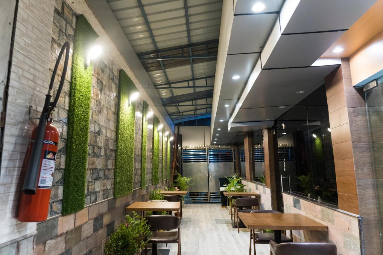 כלכותה The Avenue Hotel Ballygunge מראה חיצוני תמונה