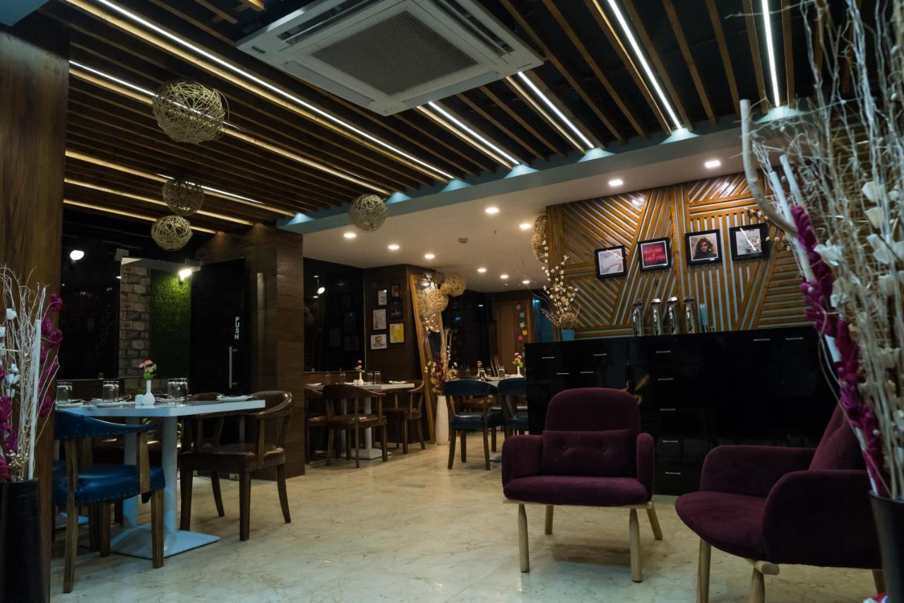 כלכותה The Avenue Hotel Ballygunge מראה חיצוני תמונה