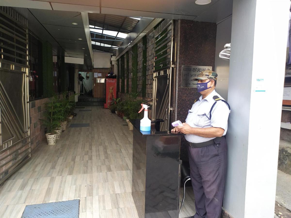 כלכותה The Avenue Hotel Ballygunge מראה חיצוני תמונה