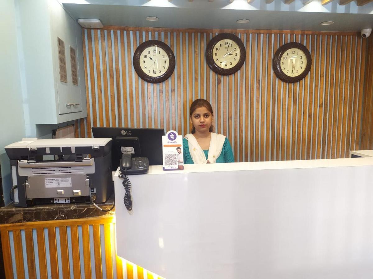 כלכותה The Avenue Hotel Ballygunge מראה חיצוני תמונה